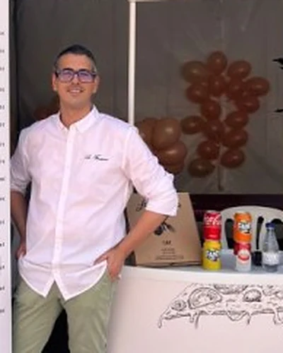 Ángel Rives García · مؤسس elpizzero